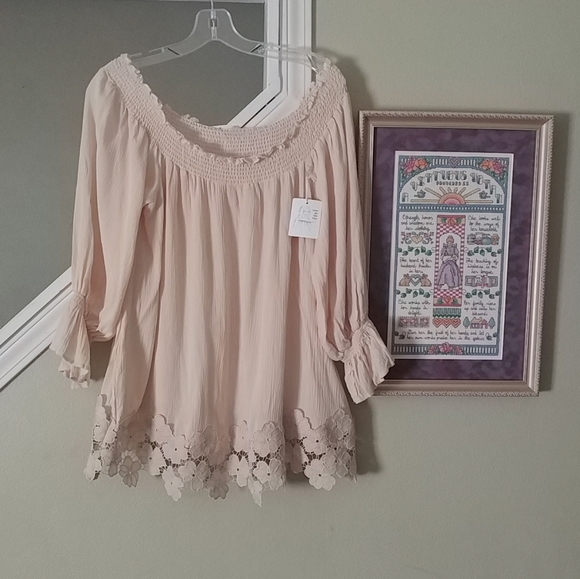 Skylar & Jade Tops - SKYLAR & JADE Off the Shoulder Top L NWT $59
